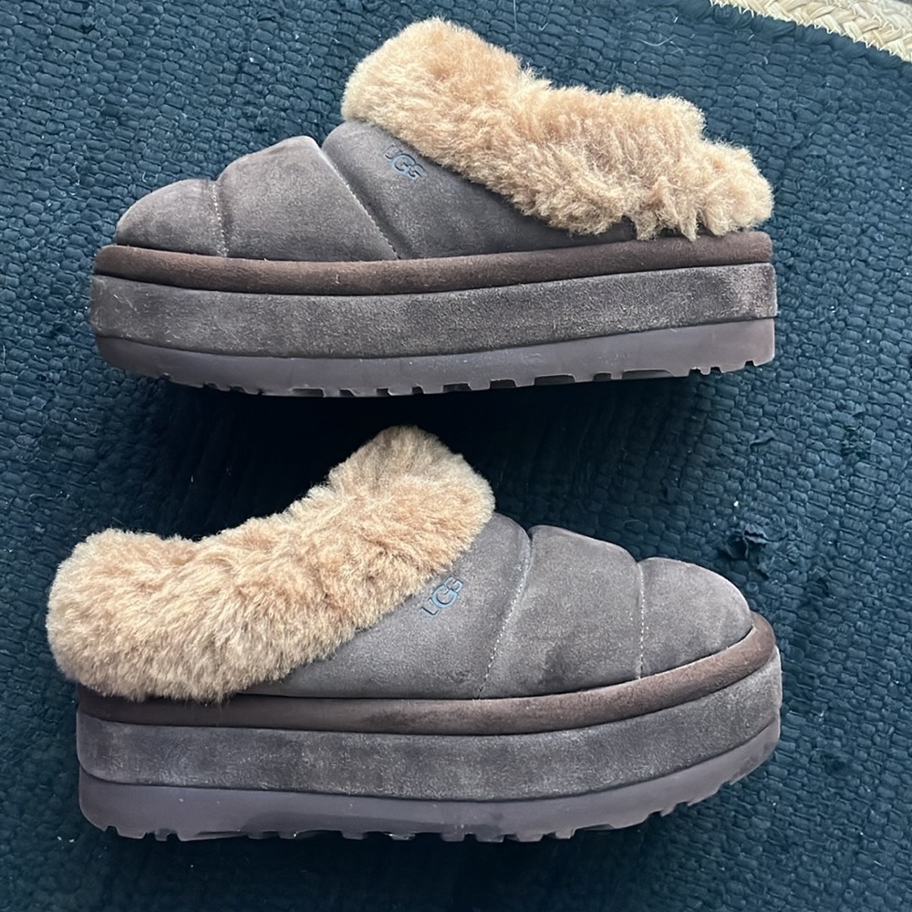 UGG Tazzlita platform slides